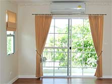 ผ้าม่าน ม่านจีบรางโชว์ มัณฑนา รัตนาธิเบศร์