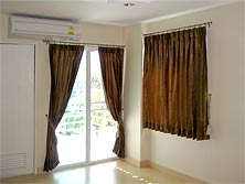 �����ҹ ��ҹ�պ�ҧ���  � �Ѻ���� ��շ J.W. Suite